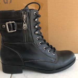 🔥Guess black leather low moto boot🔥